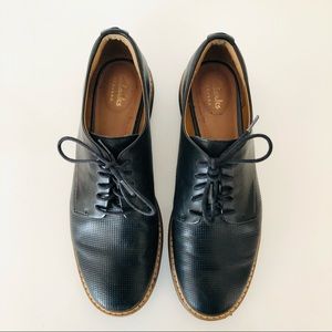Clarks Black Leather Oxford shoes
